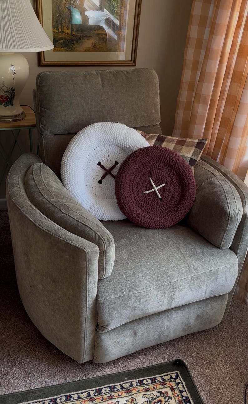 Jumbo Crochet Button Pillow Pattern