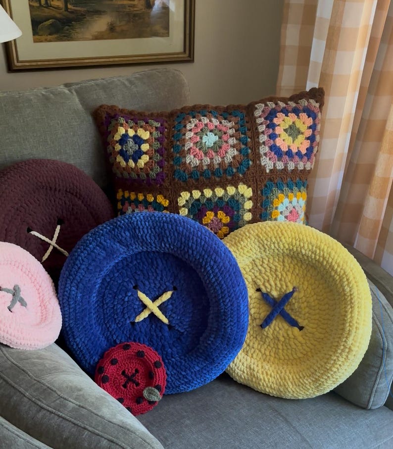 Jumbo Crochet Button Pillow Pattern