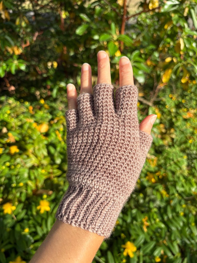 Gaia Gloves PDF crochet pattern