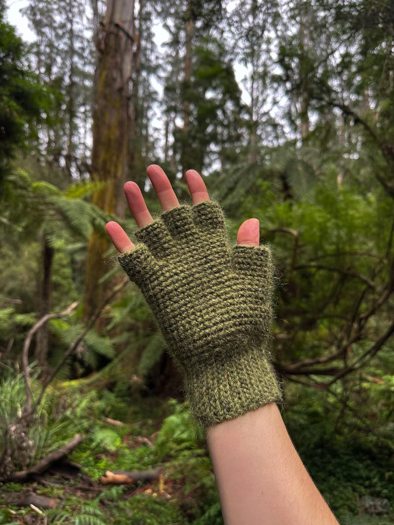 Gaia Gloves PDF crochet pattern