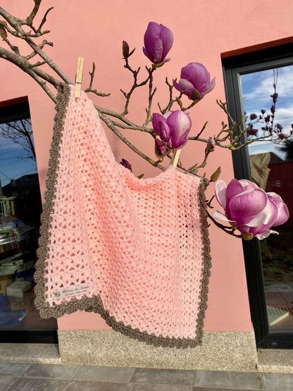 Crochet baby blanket pattern