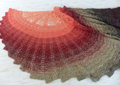 Crochet pattern Hyalma: a beautiful crocheted shawl