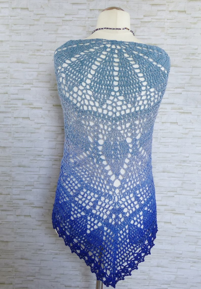 "Elomina" pattern: a beautiful crocheted shawl