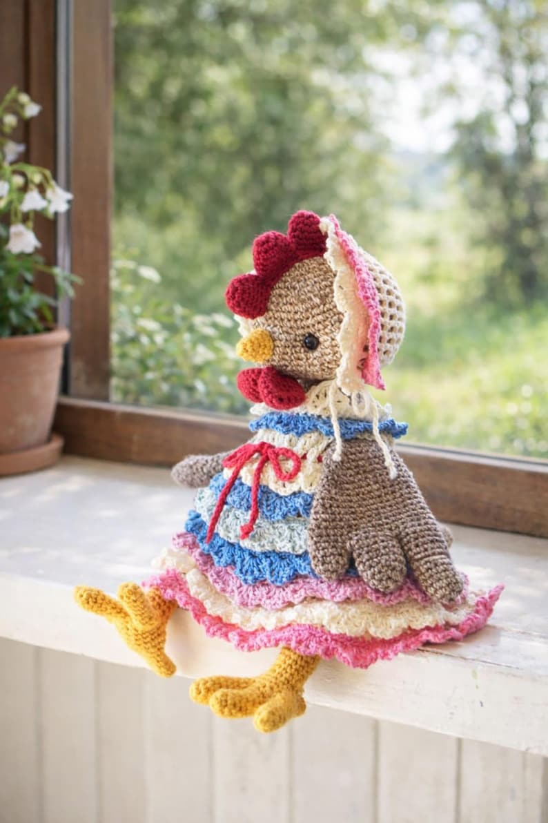 Crochet Hen Pattern + Toy Clothes