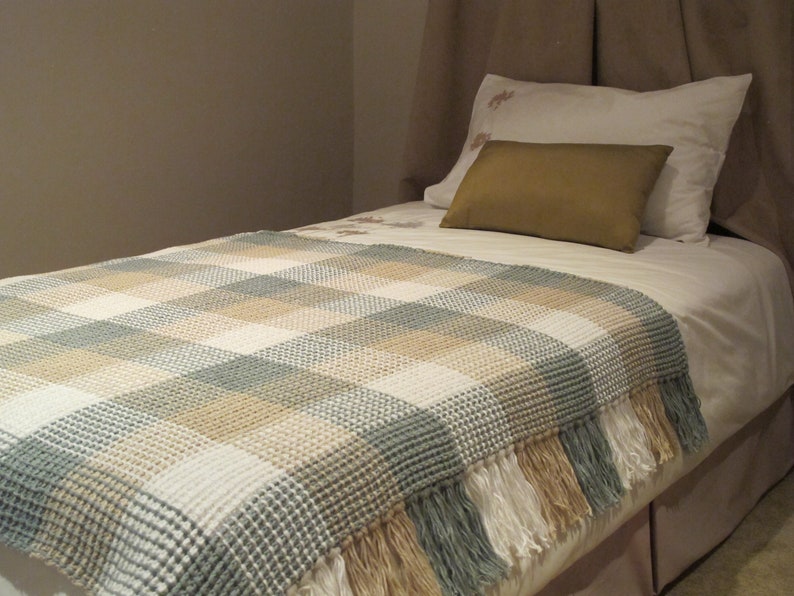 Easy Gingham Crochet Blanket Pattern