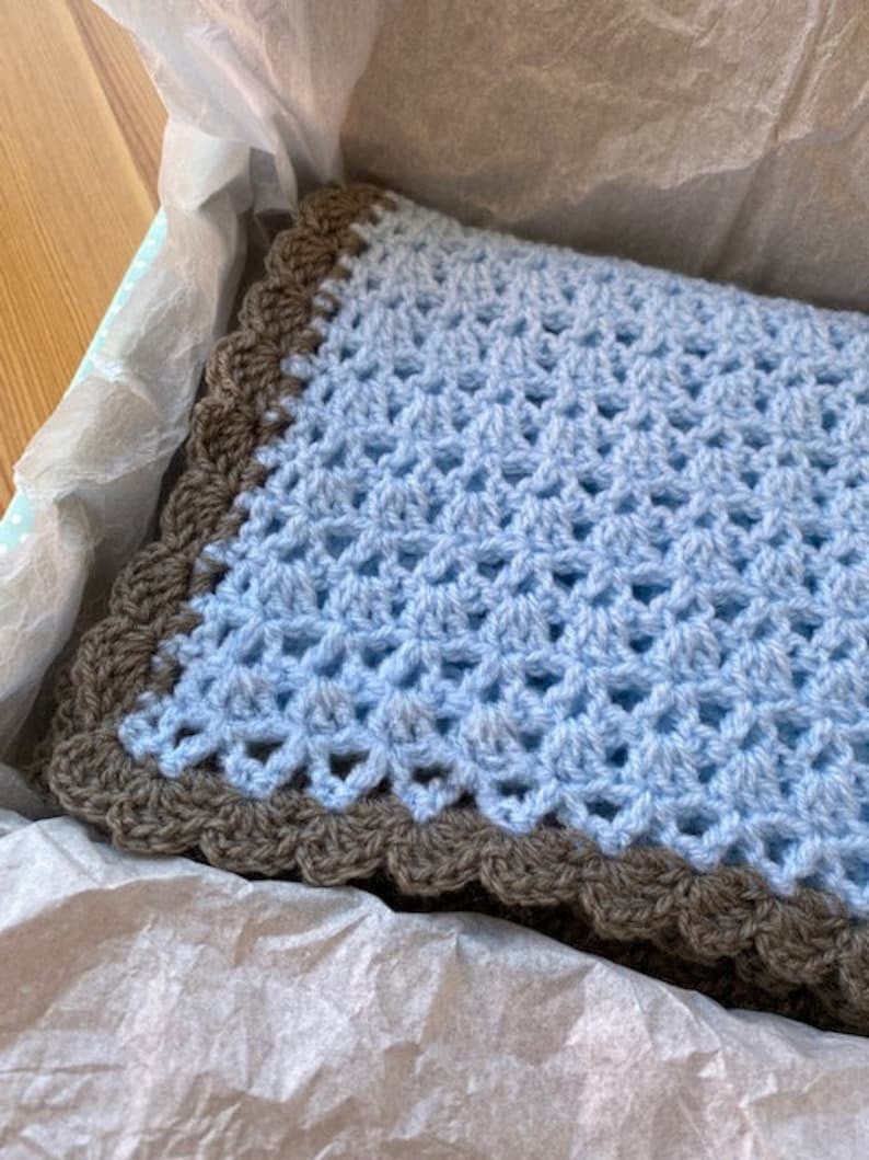 Crochet baby blanket pattern